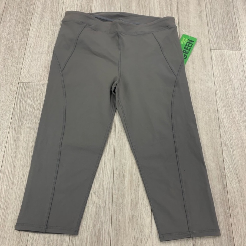 ALO Yoga Granite Mid- Rise Capri Leggings